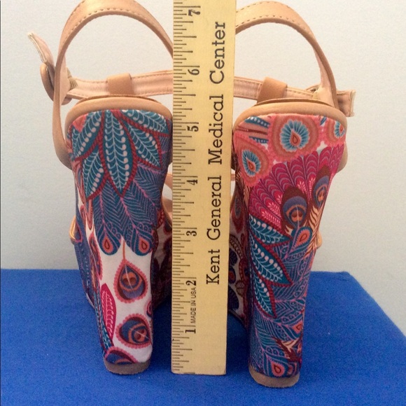 DE BLOSSOM COLLECTION WEDGES. Size 5 1/2 - Picture 9 of 10